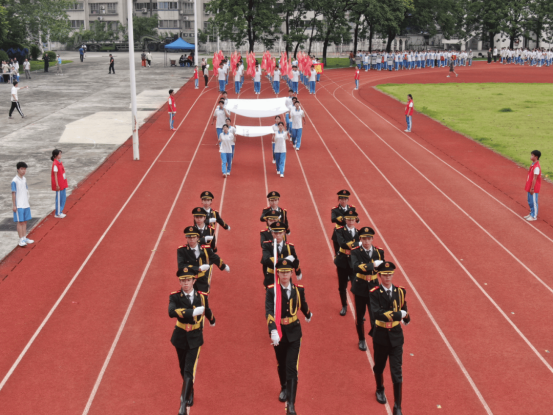 钱投网 羊城迎全运风采 学子展拼搏韶华——广州天河职中举行第46届田径运动会